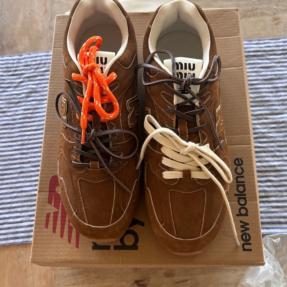 New Balance Miu Miu Betis Glamour/Canberra Leather Sneakers